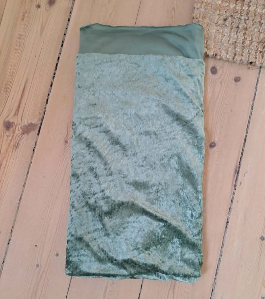 Rosa/ green velour dress